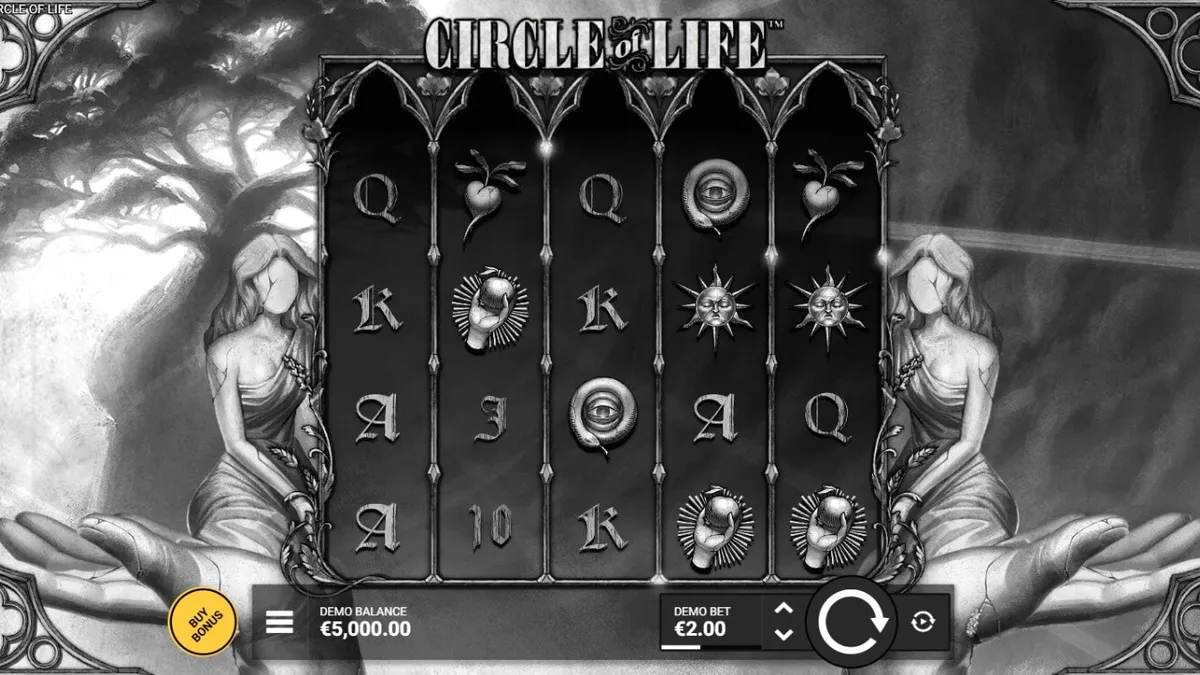 Tampilan antarmuka slot Circle of Life di layar perangkat seluler dengan estetika monokrom dan pohon kehidupan yang bercahaya.